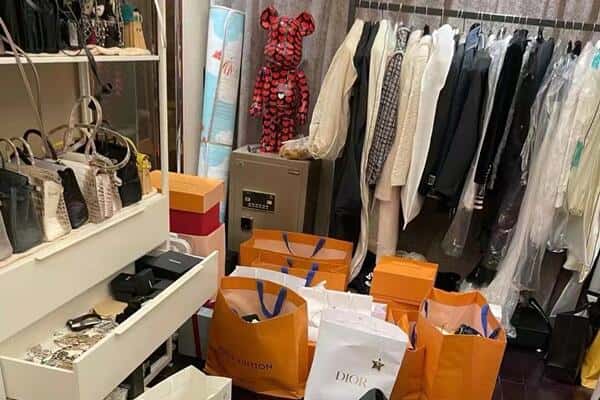 河池市凤山回收一线品牌衣服